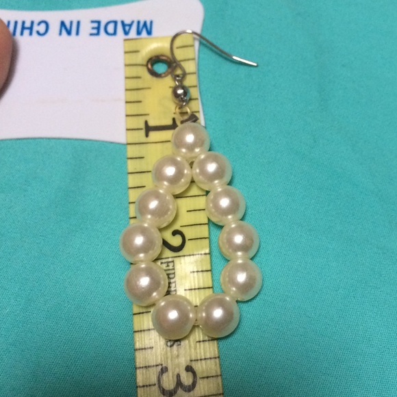 BCBG pearl earrings - Picture 4 of 5